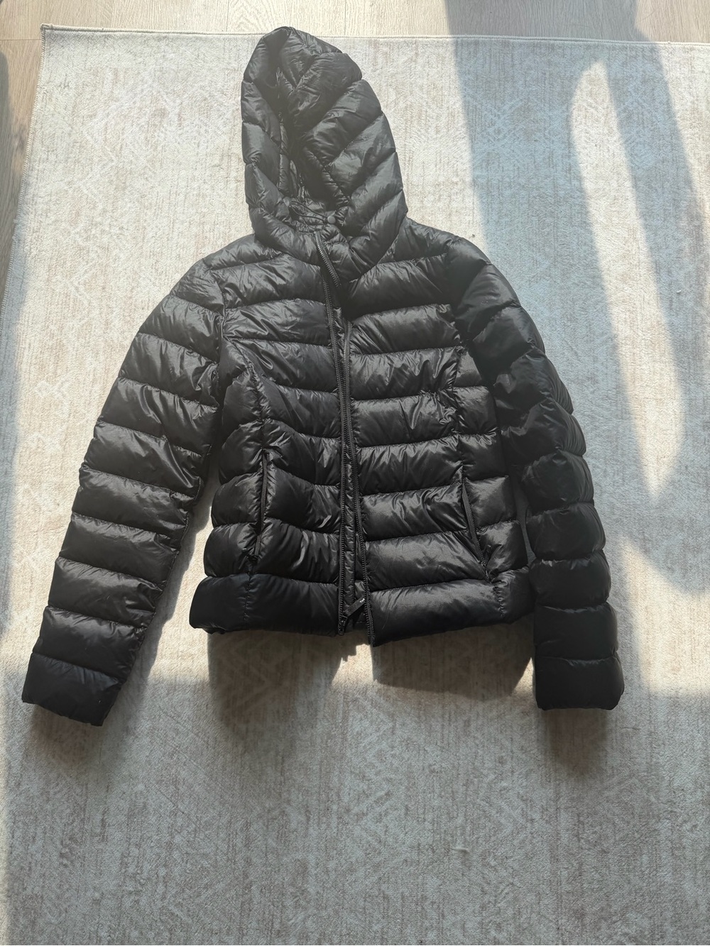 Aritzia Black Hooded Packable Puffer Jacket - Women's